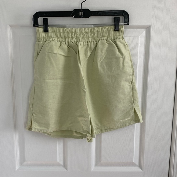Djerf Avenue Breezy Shorts Green in Size Small - Picture 2 of 6